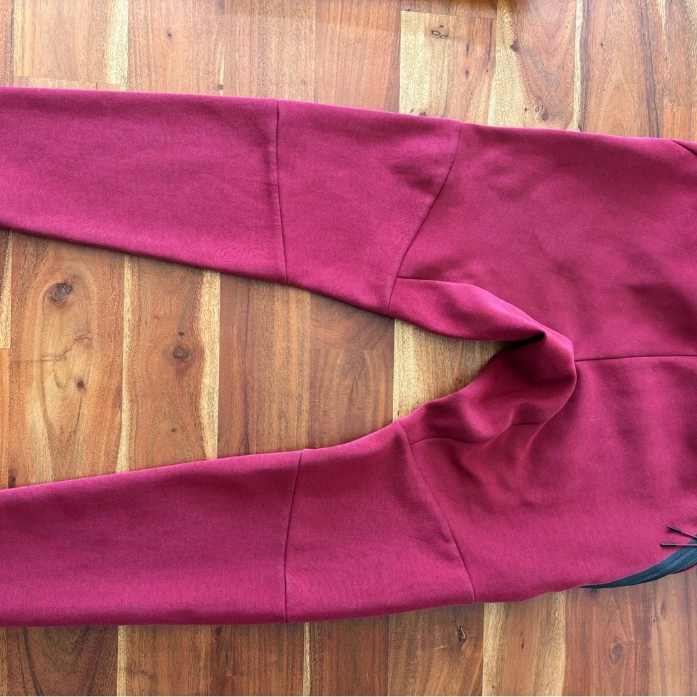 Nike Sportswear Tech Fleece Joggers - Team Red/Black - Men's Medium